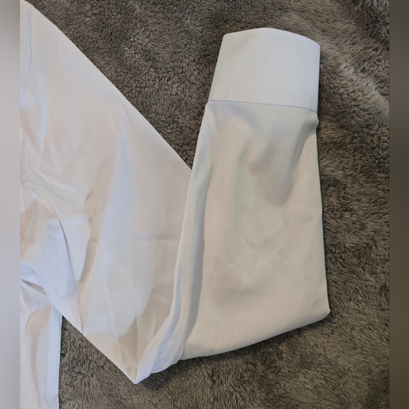 Calvin Klien White Button Down, Regular Fit, Stretch, Wrinkle Free, Size Medium - Picture 11 of 13